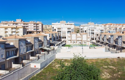 Apartamentos de obra nueva en venta a 150 metros de la playa en Santa Pola, Costa Blanca